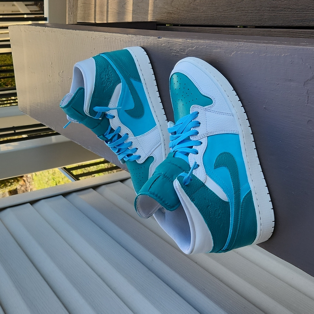 Nike aj 1 retro mid customs